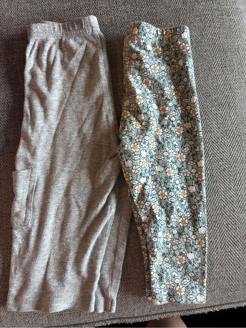 Gray Knit Joggers & Floral Green Leggings Set